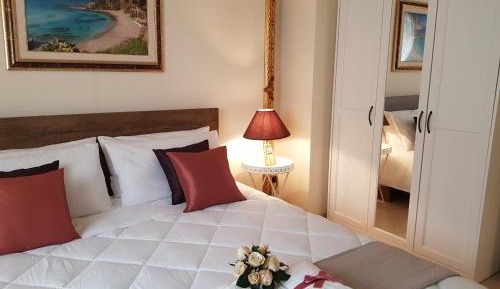 Superior Double Room with Internal Private Bathroom