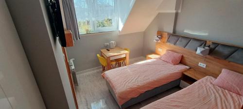 Deluxe Double Room with Shower