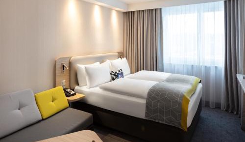 Standard Queen Room - Free Breakfast
