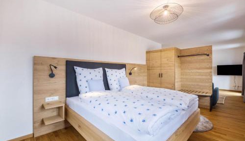 Superior One-Bedroom Apartment with Balcony