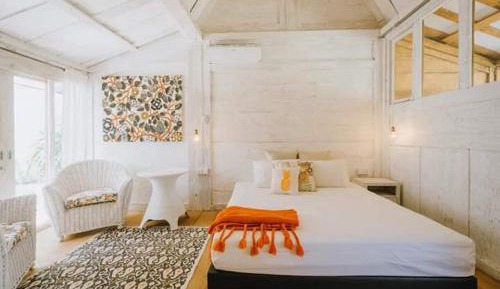 Villa with Garden View