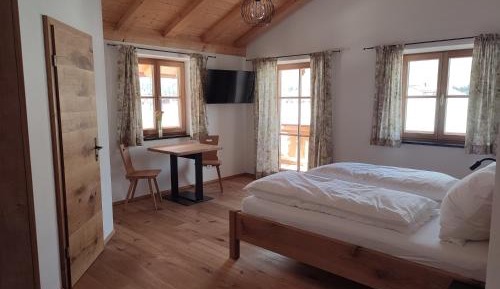 Twin Room with Mountain View