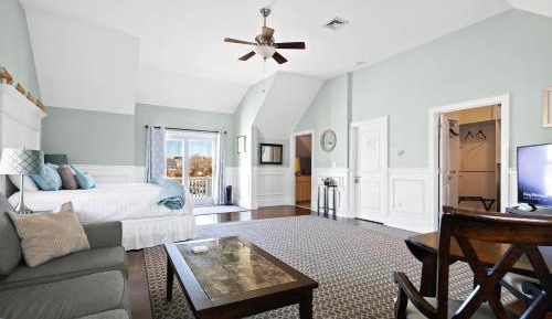 Luxury Suite with Balcony