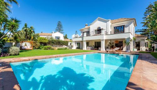 Villa - Beach Front