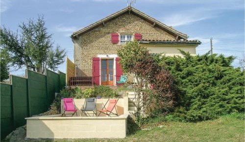 Three-Bedroom Holiday Home 