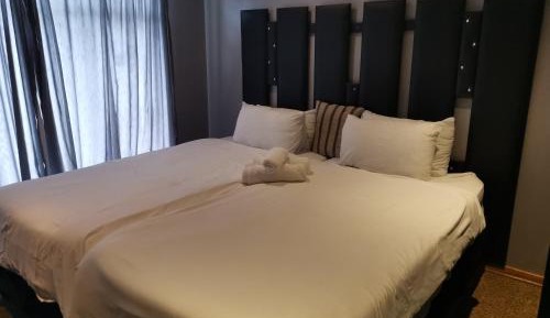 Standard Twin Room with Shared Bathroom