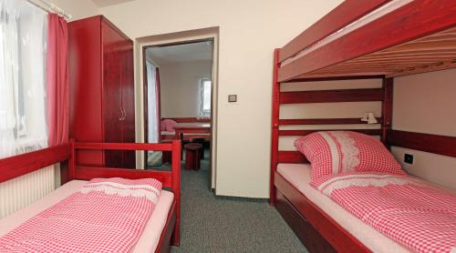 Triple Room with External Bathroom