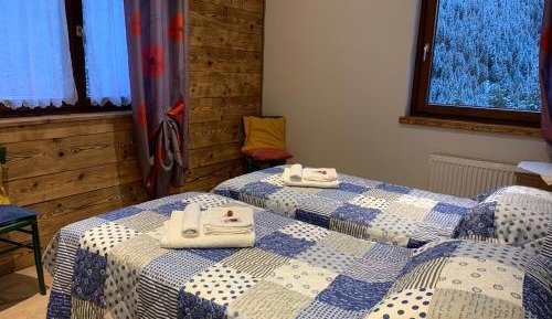 Apartment with Mountain View