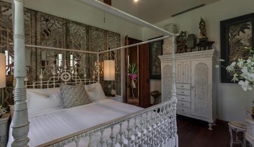 Suite with Mountain View