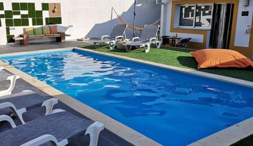 Apartment with Pool View 