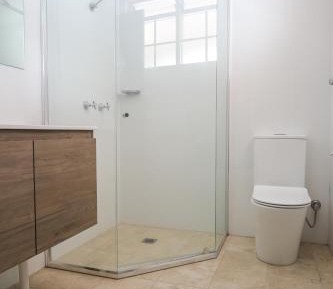 Queen Room with Private Bathroom