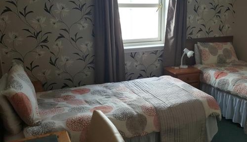 Twin Room with Private Bathroom