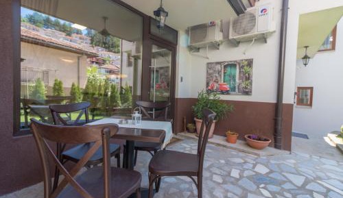 Double Room with Extra Bed and Garden View