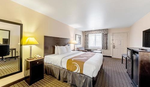 Queen Room with Two Queen Beds - Pet Friendly/Non-Smoking