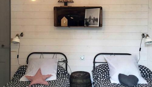 Twin Room with Shower