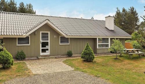 Three-Bedroom Holiday Home 