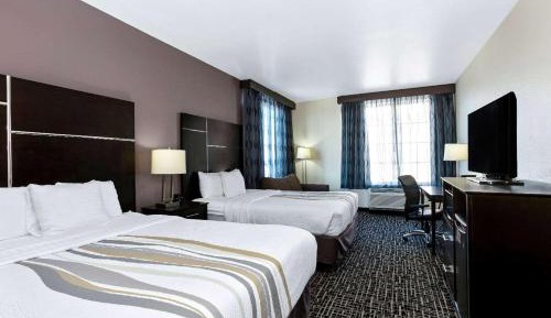 Deluxe Queen Room with Two Queen Beds - Non-Smoking