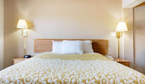 King Room - Non-Smoking