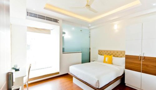 Deluxe Double Room (2 Adults + 1 Child)