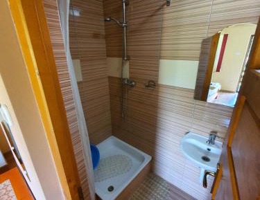Deluxe Room (2 Adults + 1 Child)