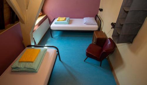 Standard Twin Room with Shared Bathroom