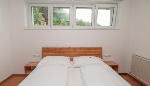 Three-Bedroom Apartment with Balcony