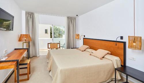 Style Double Room (2 Adults)