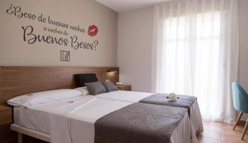 Twin Room with Shower