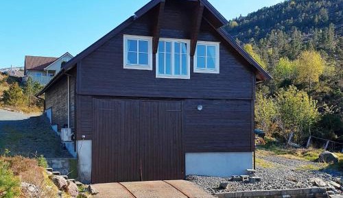 Three-Bedroom Holiday Home 