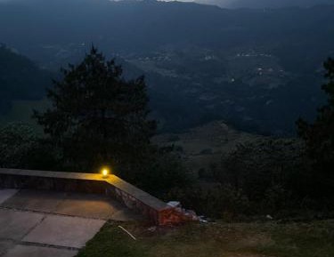 Two-Bedroom Chalet with Kitchen