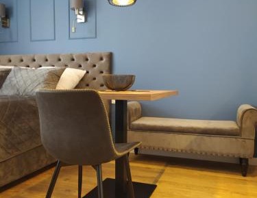 King Studio with Sofa Bed