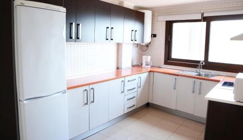 Three-Bedroom Apartment with Sea View and Terrace (6 Adults)