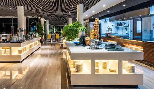 Deluxe Double Room (2 Adults + 1 Child)