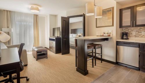 One-Bedroom Suite with Two Beds - Non-Smoking