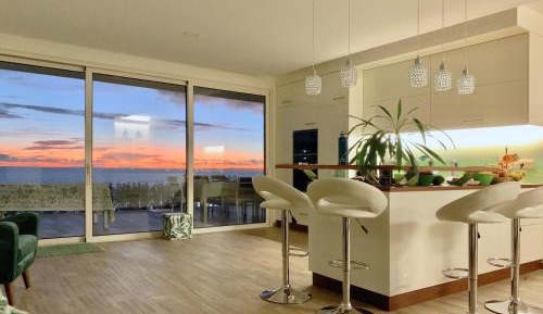 Apartment with Pool View 