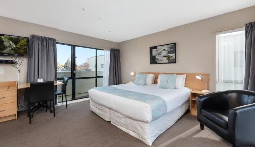 King Studio with Spa Bath