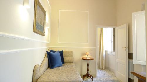 One-Bedroom Apartment with Terrace - 44 Via Frà Bartolomeo