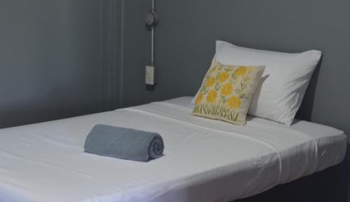 Standard Twin Room with Shared Bathroom