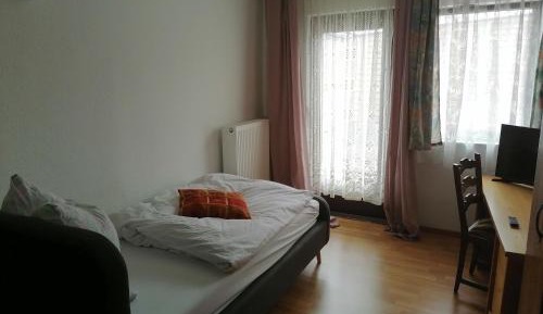 Standard Single Room with Shared Bathroom