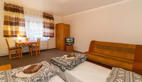 Quadruple Room with Private Bathroom