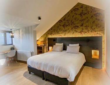 Junior Suite with Garden View