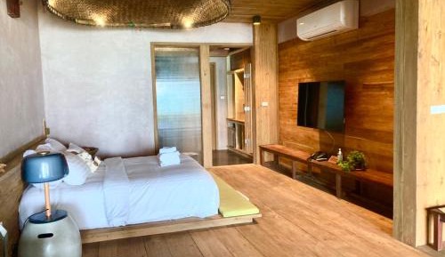 Beachfront Suites with Plunge Pool