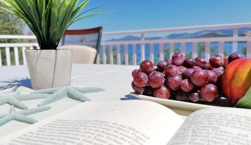 Two-Bedroom Apartment with Terrace and Sea View