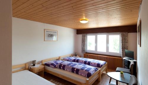 Twin Room with Shower