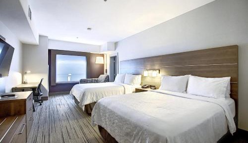 Three Room Queen Suite - Non-Smoking