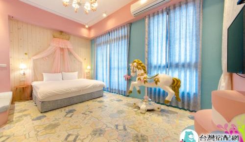 Deluxe Queen Room