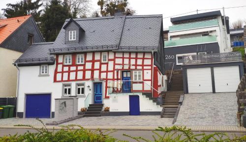 Two-Bedroom House (Cottage 28)