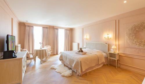 Suite with City View