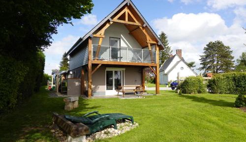 Two-Bedroom House COTTAGE