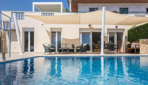Superior One-Bedroom Apartment with Balcony